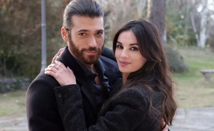 Can Yaman e Francesca Chillemi in Viola come il mare