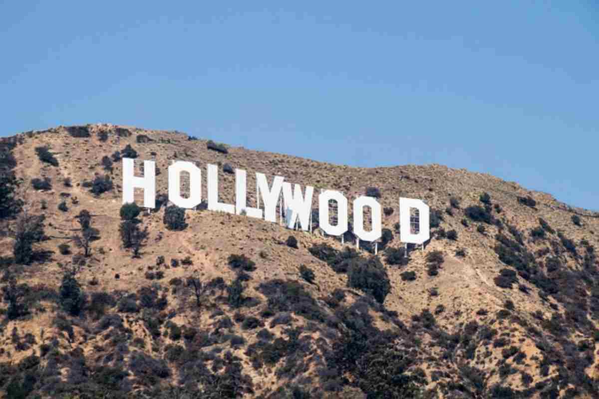 Diva Hollywood 51 anni esplosiva senza reggiseno