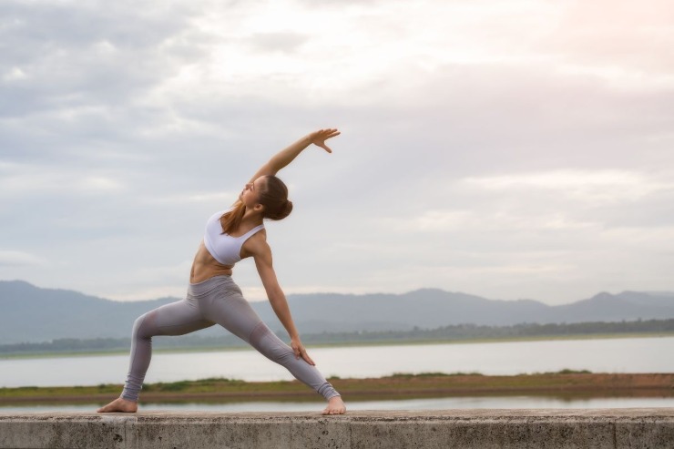 esercizi veloci yoga tolgono dolori