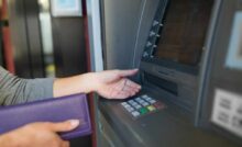 come evitare di perdere soldi al bancomat